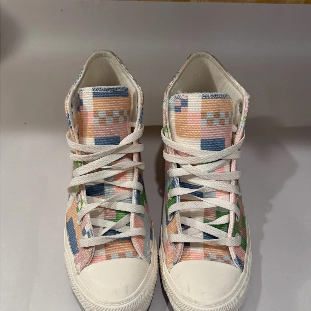 Converse fun stylish